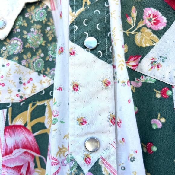 Vintage 1970s Fenton Granny Quilt Patchwork Button Down Shirt 36 Pearl Snaps - Picture 8 of 9